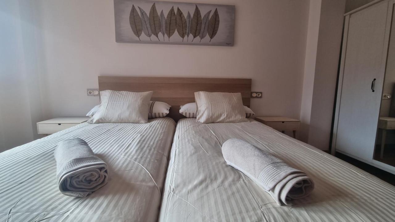 Piso Zona Hospital 6 Personas Apartment Овиедо Екстериор снимка